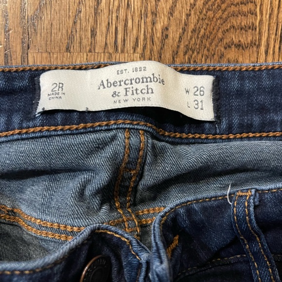 3/$20 ❤️ Abercrombie and Fitch Regular Rise Skinny Jeans, size 26 - Picture 2 of 3